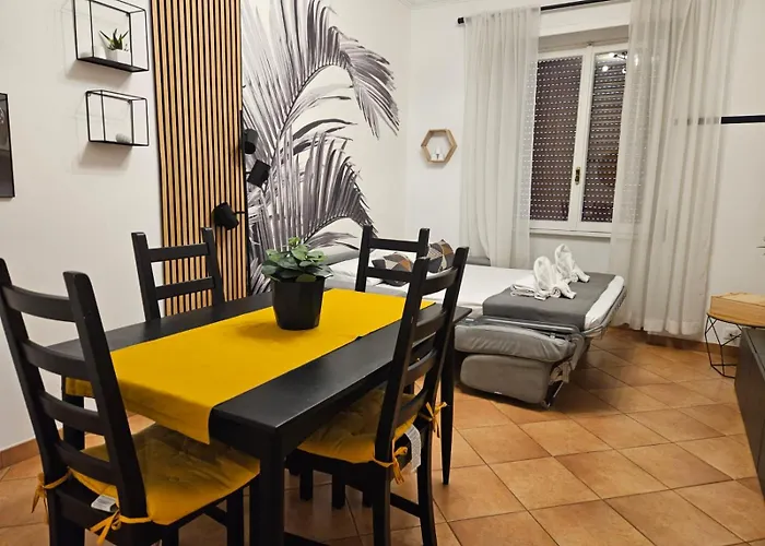 Giulios - By Be Your Apartment Rome
